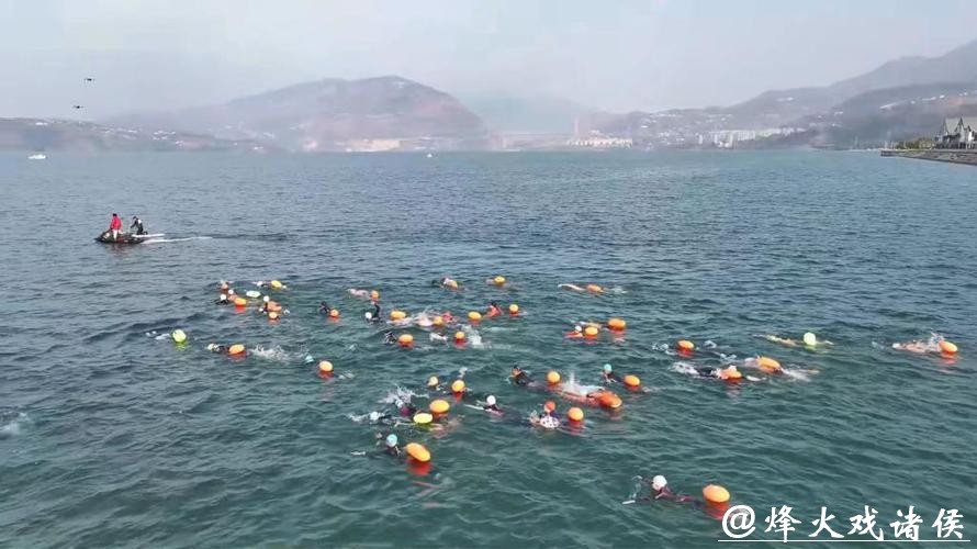 特写:新年“第一渡” 特写:新年“第一渡”